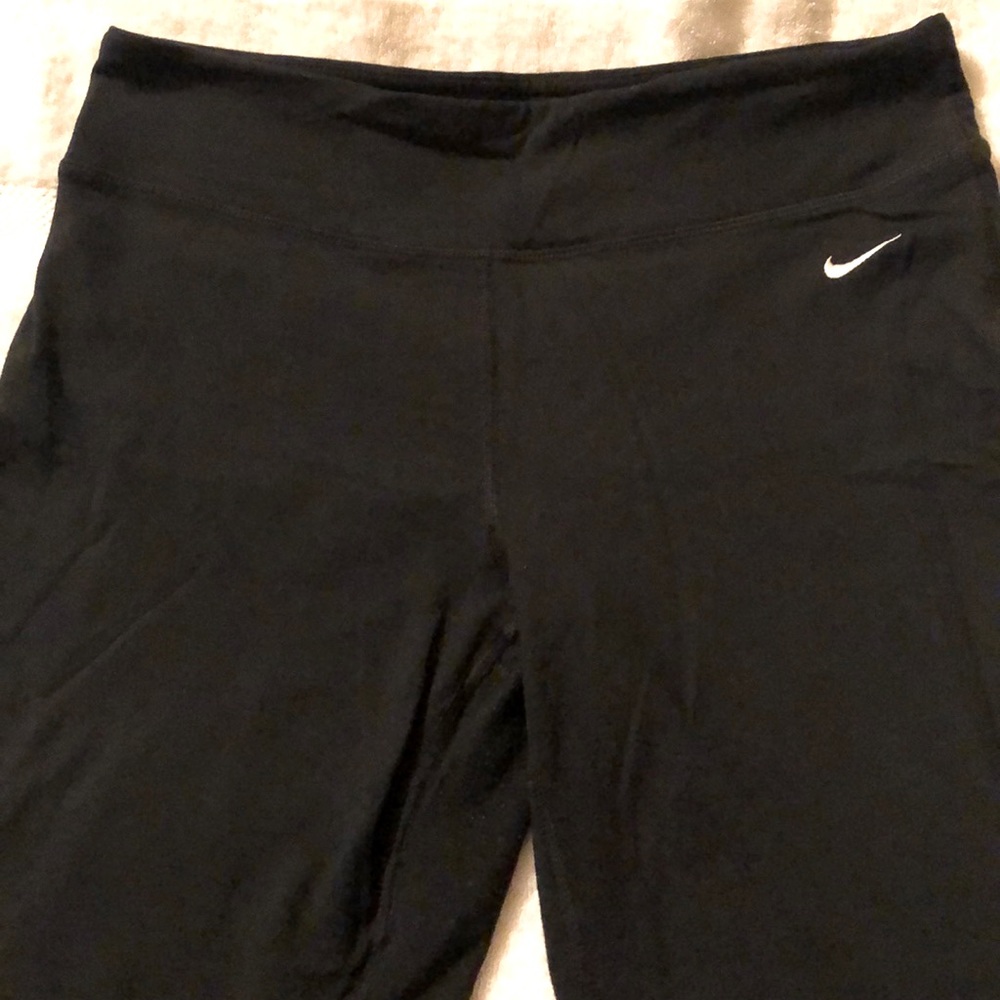 Nike DRI-FIT cropped leggings